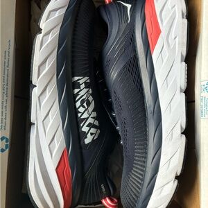 Brand new without tags Hoka Bondi 7. Black Iris/Mlt.